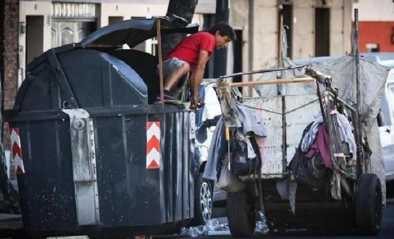 Accionar de la Ciudad cuando remueve la basura en contenedores