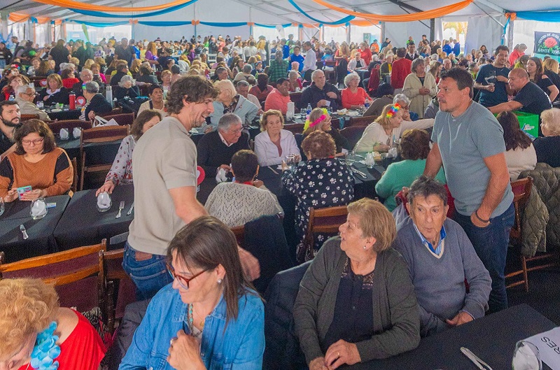 Juan Andreotti compartió el gran festejo del Día del Jubilado de San Fernando