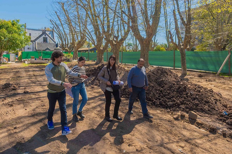 Juan Andreotti recorrió la obra de una nueva plaza junto al Tren de la Costa
