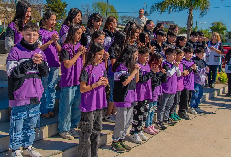 San Fernando celebró el Día del Maestro con emotivos homenajes