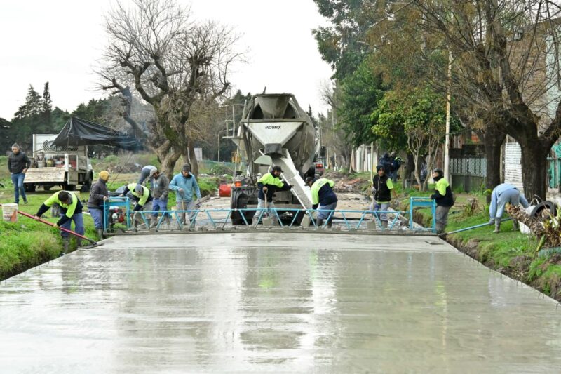 Avanzan las pavimentaciones en el barrio Rodríguez de Grand Bourg