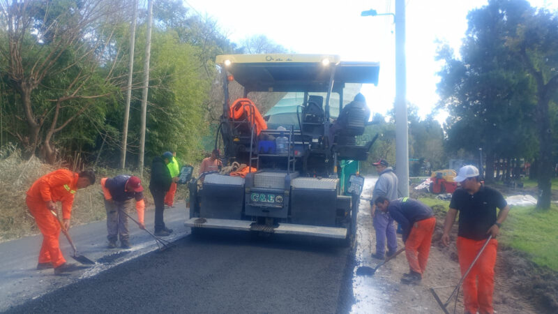 Escobar repavimentó la calle Libertad de Belén de Escobar y asfaltó Paso en Ingeniero Maschwitz