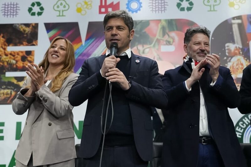 Kicillof visito la expo “Hecho en Merlo junto a Gustavo Menéndez en el cierre de la 1° sección