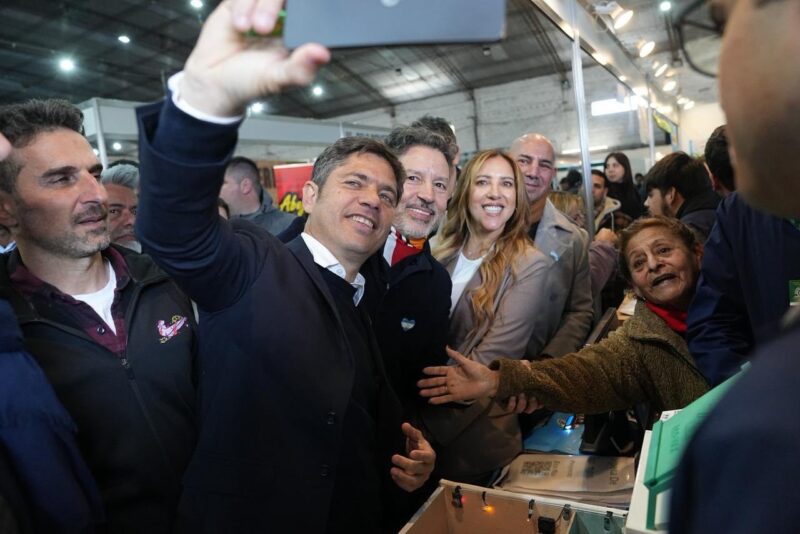 Kicillof visito la expo “Hecho en Merlo junto a Gustavo Menéndez en el cierre de la 1° sección