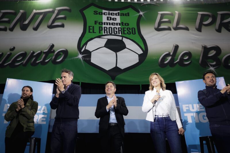 Kicillof encabezo un acto en Tigre junto a Massa y la militancia de cara al domingo