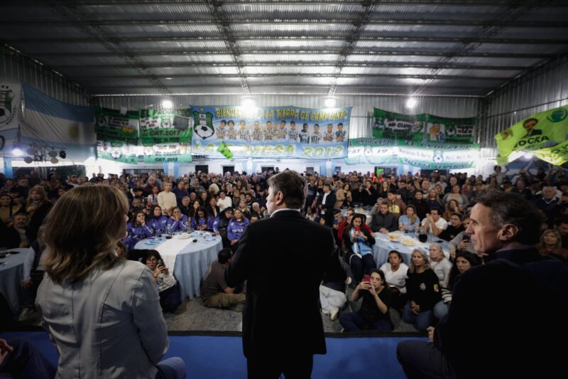 Kicillof encabezo un acto en Tigre junto a Massa y la militancia de cara al domingo