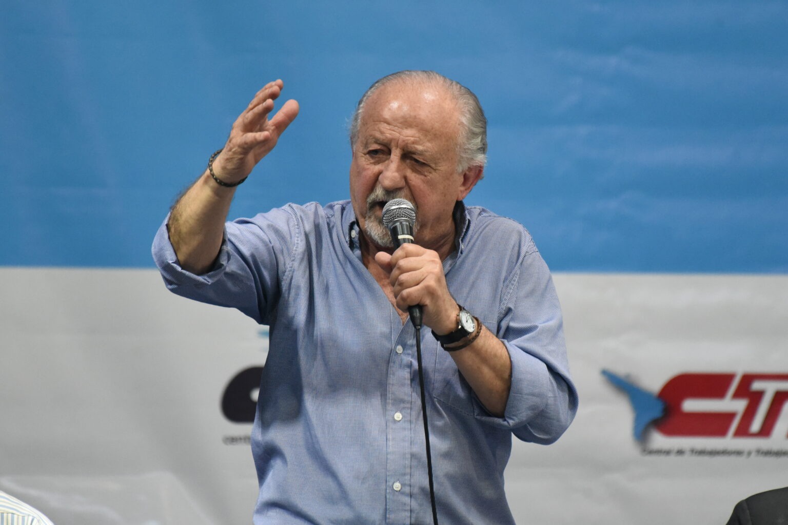 Axel Kicillof con sindicatos “Hay aroma a unidad de los trabajadores y a construcción de futuro”