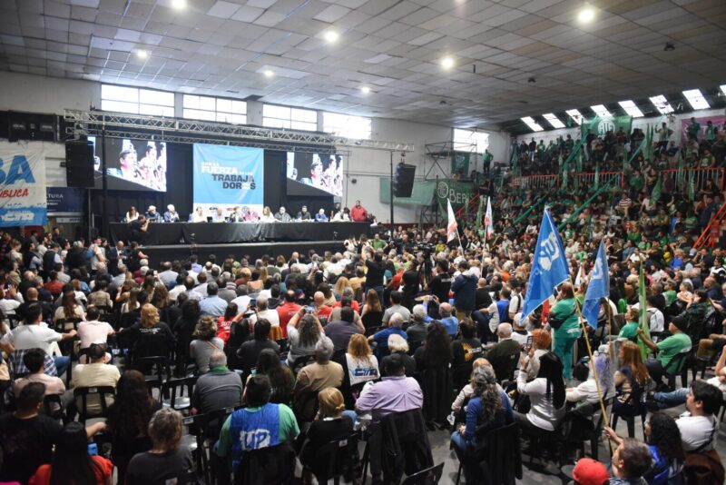Axel Kicillof con sindicatos “Hay aroma a unidad de los trabajadores y a construcción de futuro”