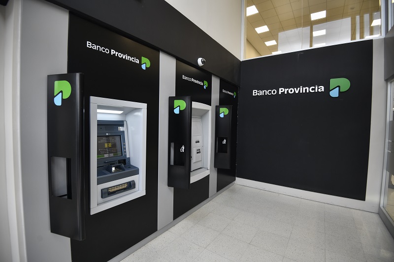 Kicillof inauguró la nueva sucursal del Banco Provincia en el parque industrial