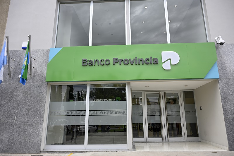 Kicillof inauguró la nueva sucursal del Banco Provincia en el parque industrial