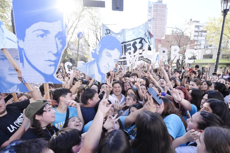 Kicillof participó de la marcha por el 49° aniversario de la Noche de los Lápices