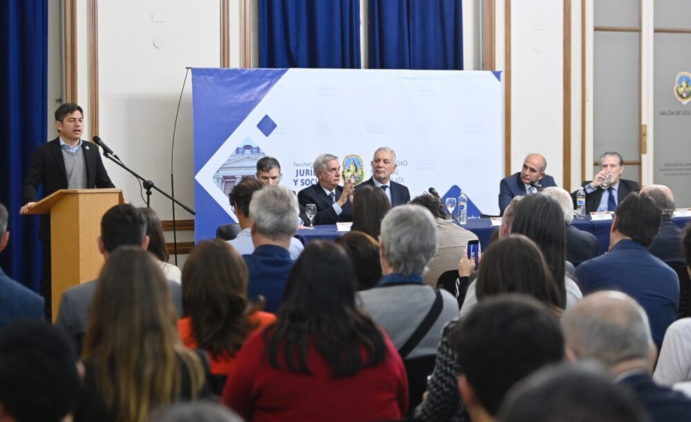 Kicillof participó de un acto en reconocimiento a los jueces que juzgaron a las juntas militares