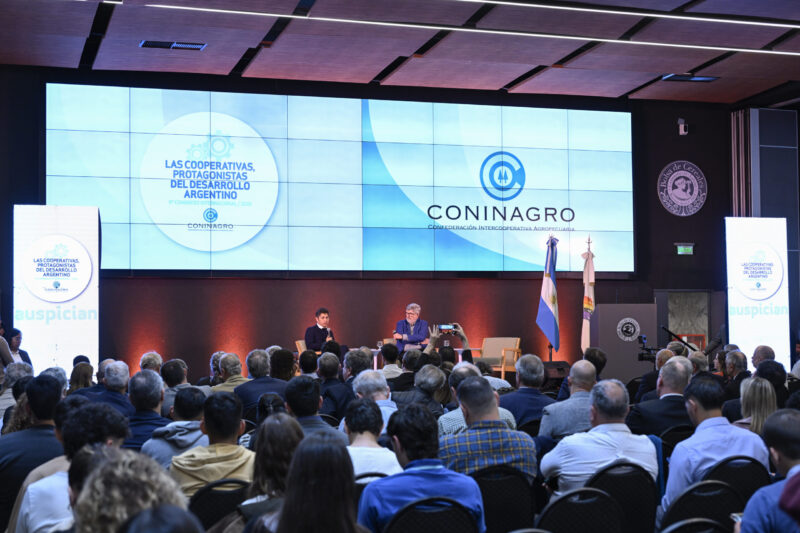 Kicillof participó del 8º Congreso Internacional de CONINAGRO