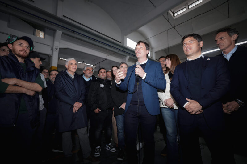 Kicillof se reunió con trabajadores y empresarios pymes