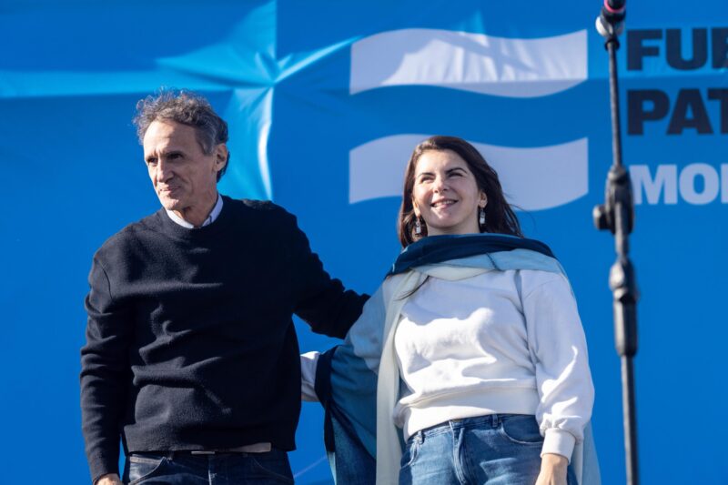 Mariel Fernández y Gabriel Katopodis cerraron la campaña de Fuerza Patria en Moreno