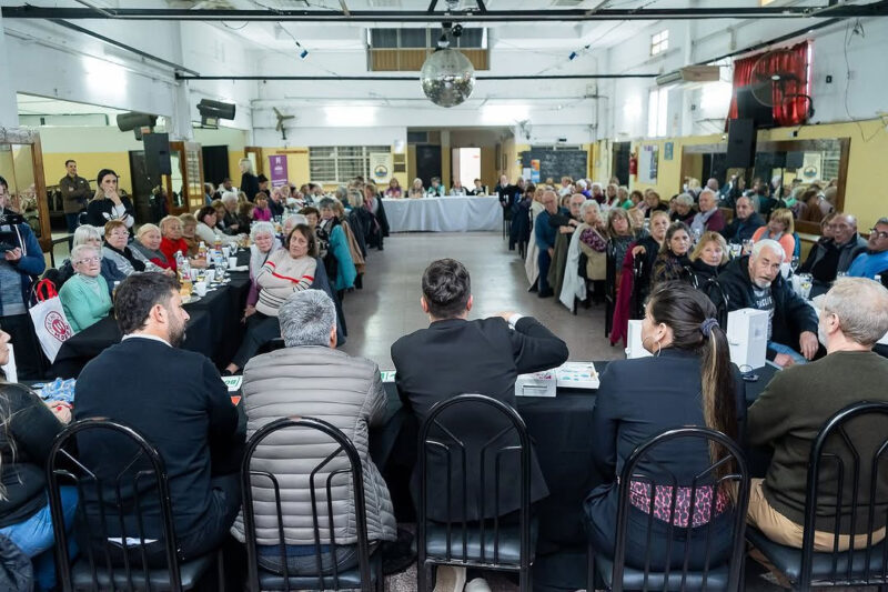 Más equipamiento y beneficios para las y los adultos mayores de Morón