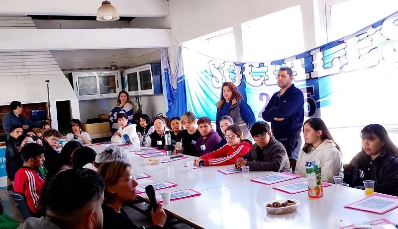 José C Paz: Primera mesa de educación y trabajo juvenil "La Escuela y el Mundo del Trabajo"