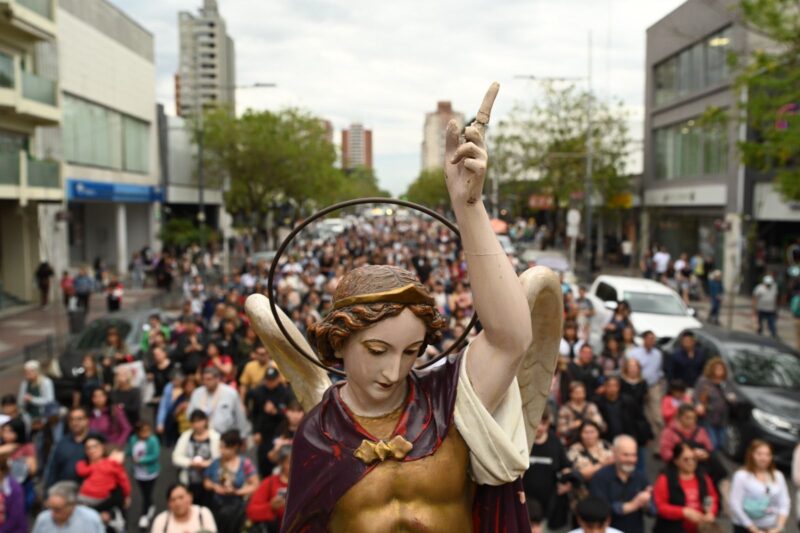 Una multitud celebró el día de San Miguel Arcángel