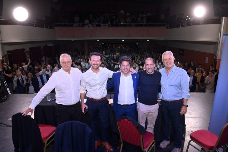 Axel Kicillof participó de la presentación de un libro