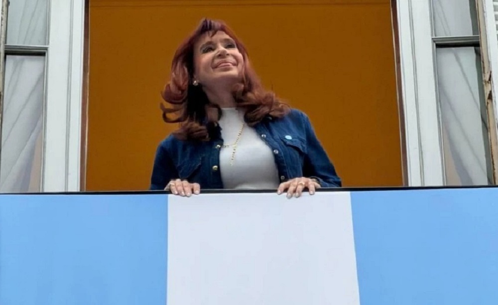 Movilización a la casa de Cristina por el Día de la Lealtad