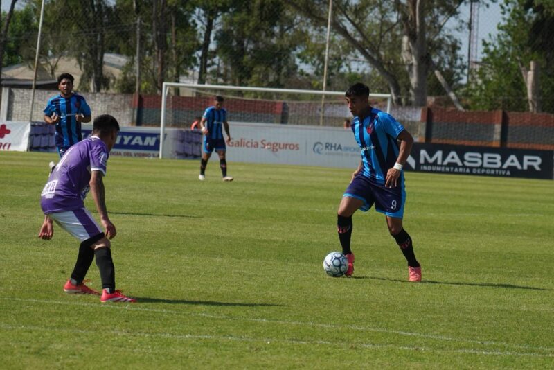Contundente triunfo de Atlético Escobar en su histórico debut en el Torneo Regional Federal