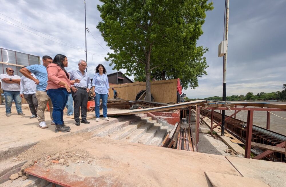 En el Puerto de Frutos, Julio Zamora supervisó la construcción de un mirador peatonal