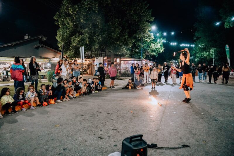 Escobar festeja Halloween descuentos en comercios, golosinas, shows musicales y el Cine Italia Embrujado