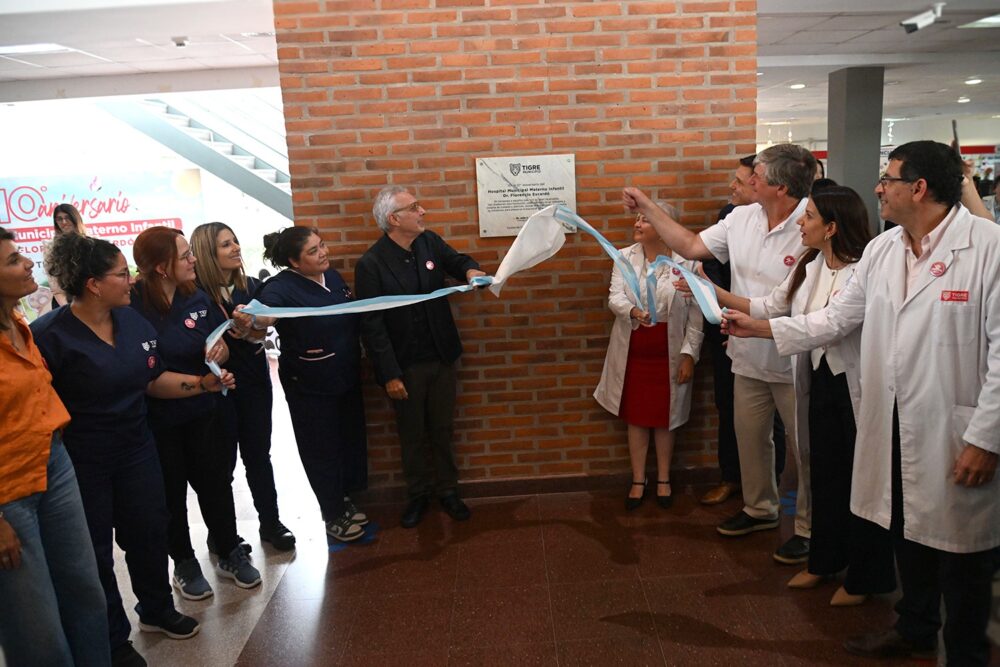 El intendente Julio Zamora participo del décimo aniversario del Hospital Materno Infantil