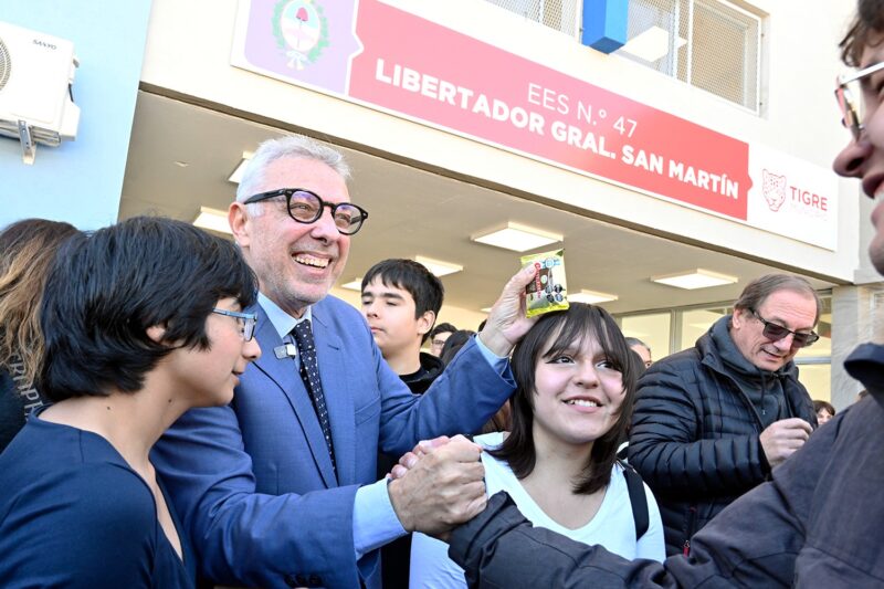 Julio Zamora inspeccionó el funcionamiento de la nueva Escuela Secundaria N°47 de Benavídez