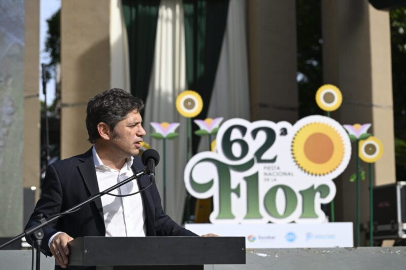Kicillof visitó la 62° Fiesta Nacional de la Flor en Escobar