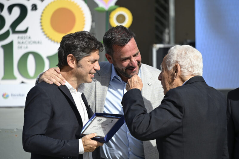 Kicillof visitó la 62° Fiesta Nacional de la Flor en Escobar