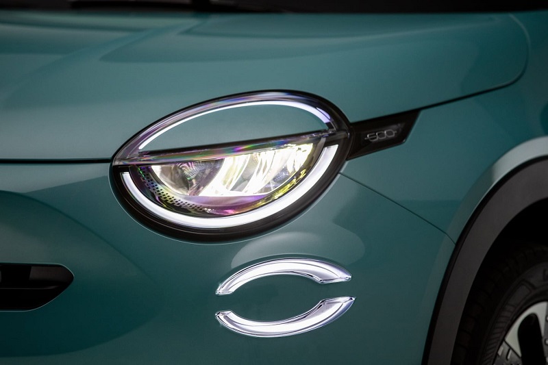 Llegó el nuevo FIAT 600 hybrid, el mejor homenaje a su ilustre antecesor de 1955