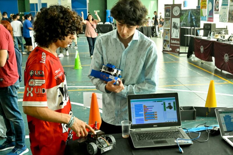 Malvinas Argentinas fue sede del Encuentro Regional de Robótica 2025