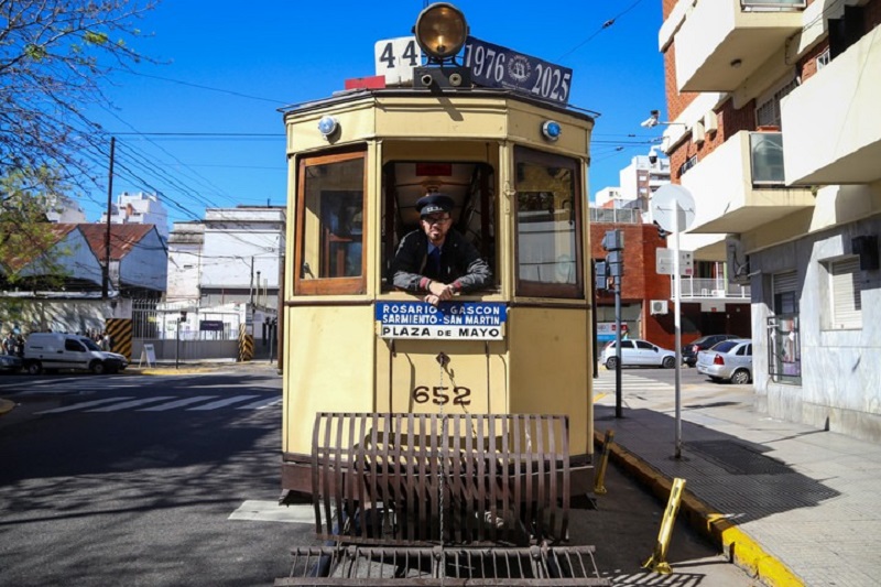 El tranvía de Caballito un viaje al pasado con gran cantidad de público