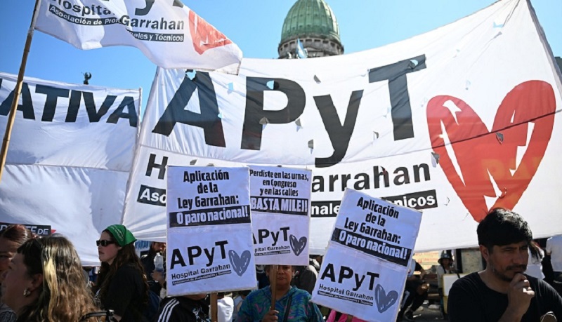 Trabajadores del Garrahan fueron a protestar a la Quinta de Olivos