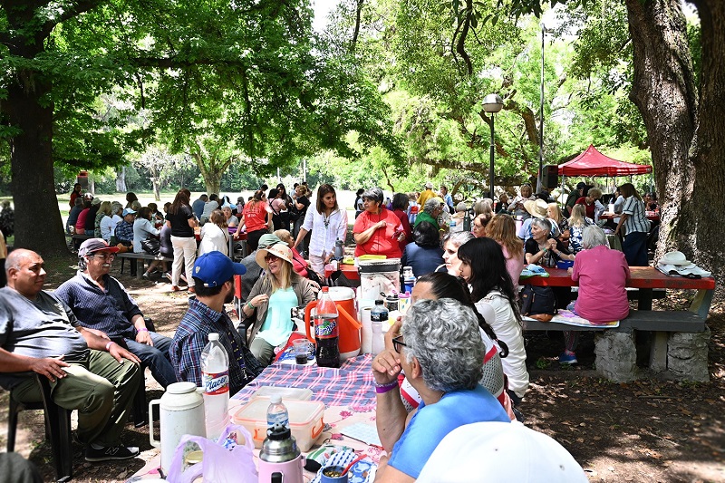 El Municipio de Tigre organizó una jornada recreativa para adultos mayores