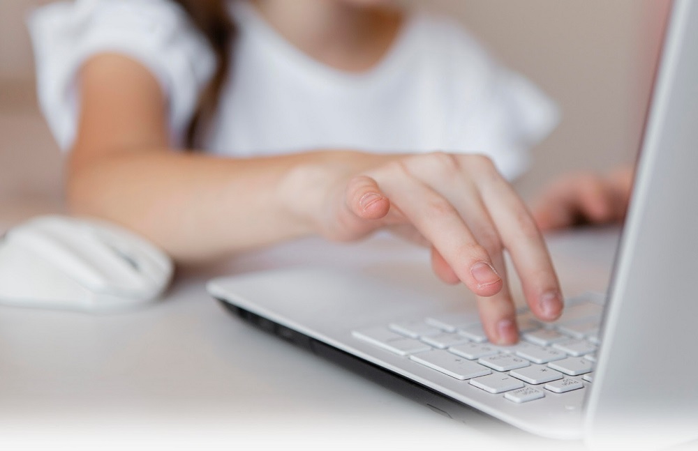 Escobar impulsa actividades por el Día Nacional de la Lucha contra el Grooming