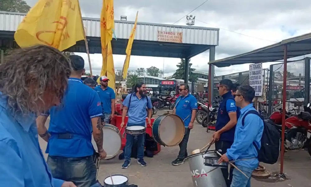 Ingeniero Maschwitz: Protesta de choferes de la línea 60
