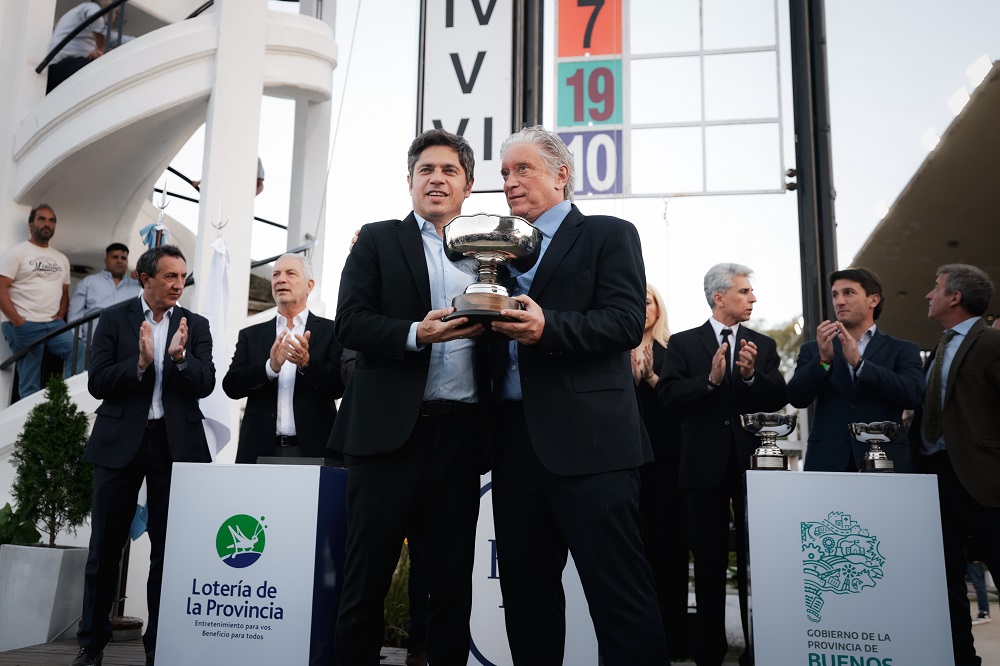 Kicillof asistió al Gran Premio Internacional Dardo Rocha en el Hipódromo de La Plata