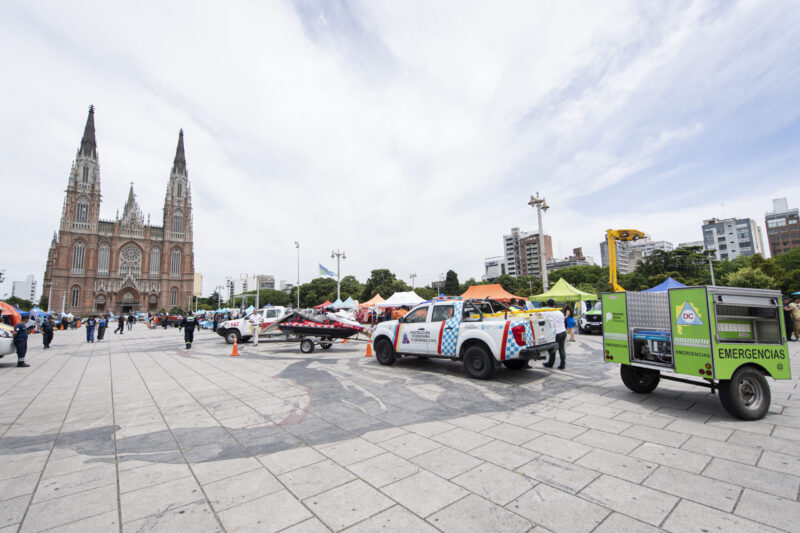 Kicillof y Alonso encabezaron el Encuentro del Sistema Provincial de Emergencias en Plaza Moreno