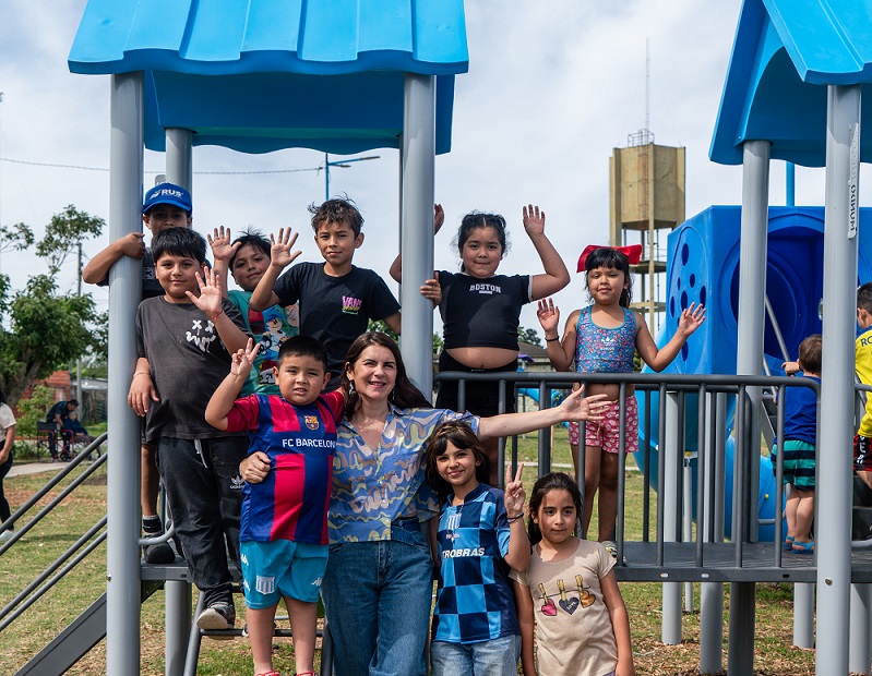 Mariel Fernández inauguró una Plaza en el barrio San Carlos de Trujui