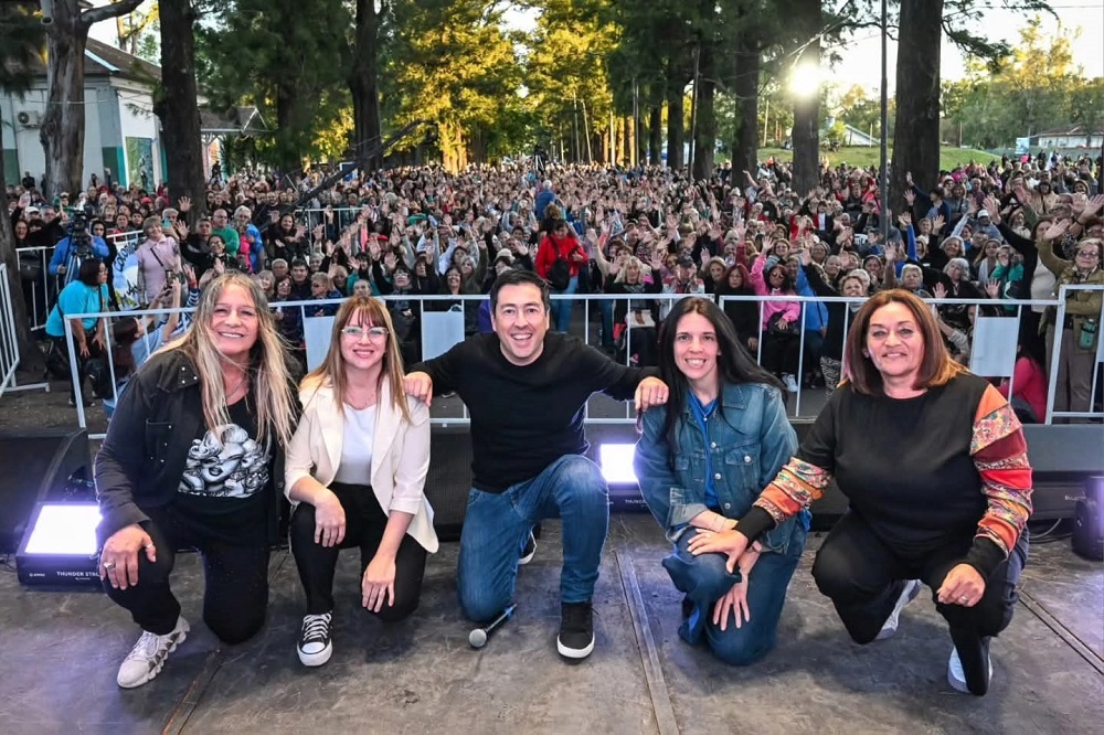 Miles de vecinos celebraron el Primer Festival del Adulto Mayor en Malvinas Argentinas