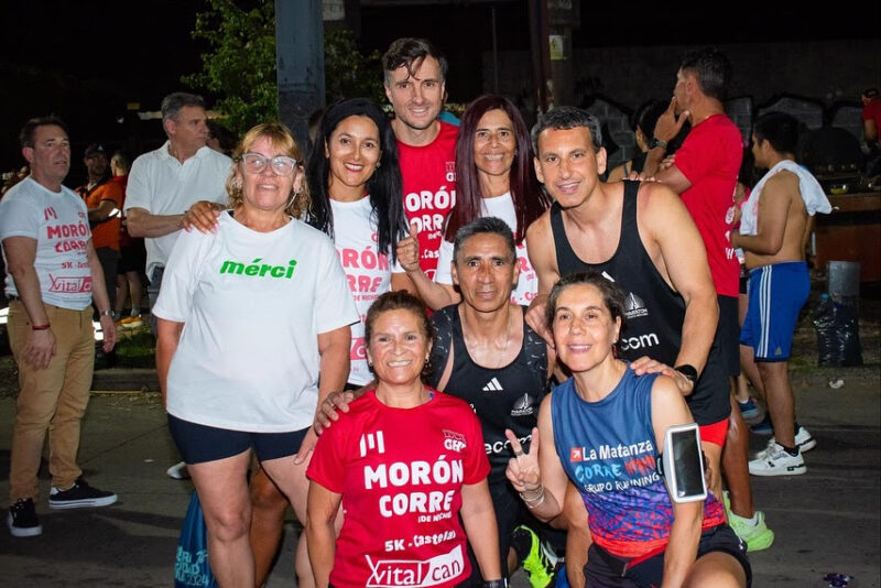 Morón vibró con las clases de zumba y la prueba atlética nocturna