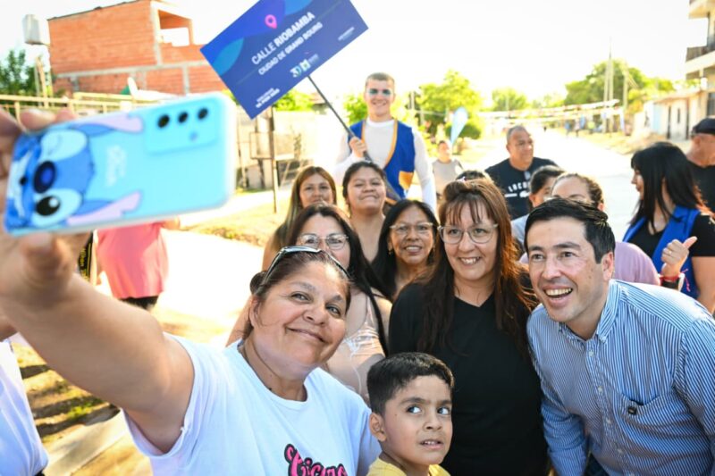 Nardini inauguró una importante obra de pavimentación en Grand Bourg