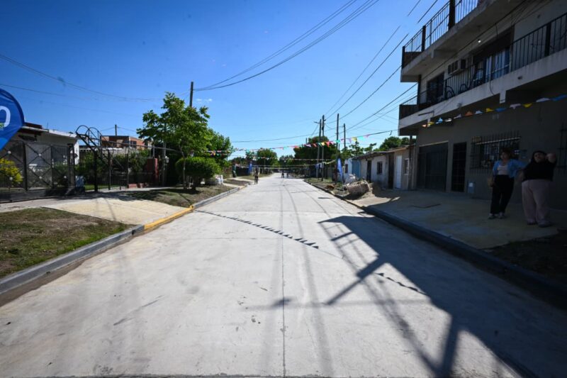 Nardini inauguró una importante obra de pavimentación en Grand Bourg