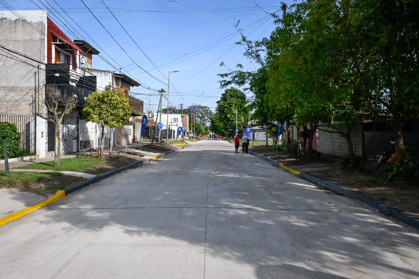 Villa de Mayo: Nardini inauguró la pavimentación de la calle Arquímedes