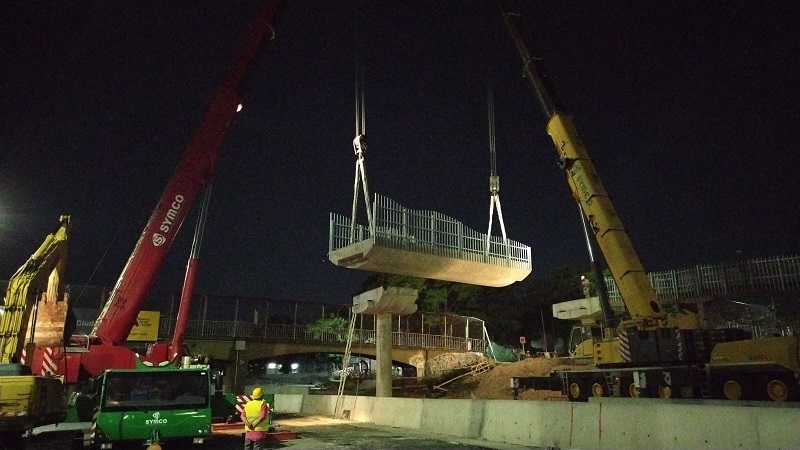 La Ciudad colocó la primera viga que formara la estructura del nuevo puente peatonal Piedra Buena