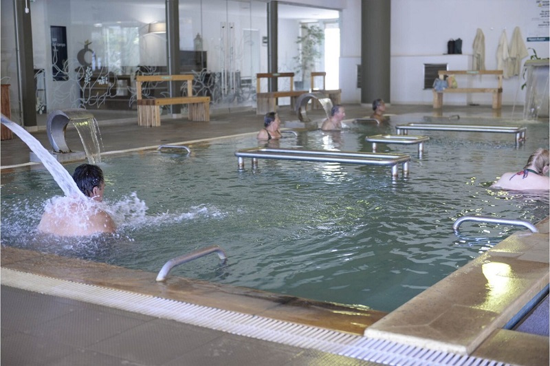 Finde largo 5 destinos en la provincia con naturaleza, termas y playas