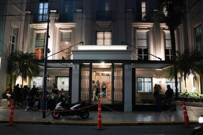 Internaron a CFK en el Sanatorio Otamendi y fue operada de apendicitis