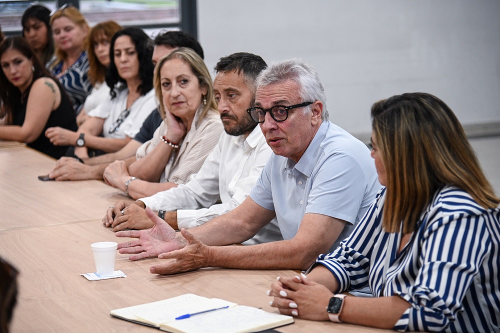 Julio Zamora se reunió con directivos de escuelas de Tigre para fortaler la educación pública